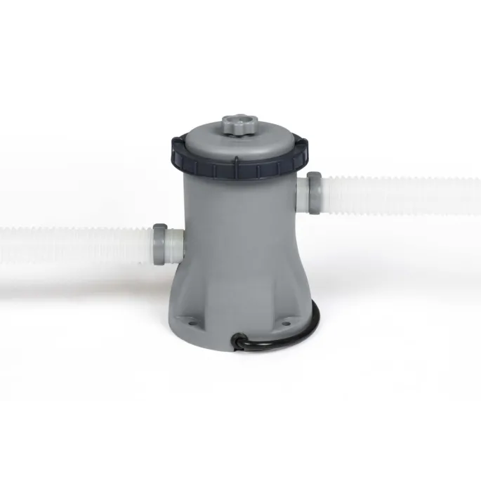 Rodzina bawiąca się w basenie Bestway 366 x 76 cm na tle ogrodu