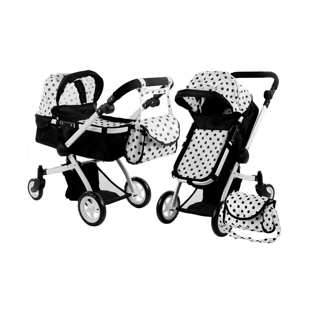 Zbliżenie na detale materiału i kół wózka dla lalek Alice