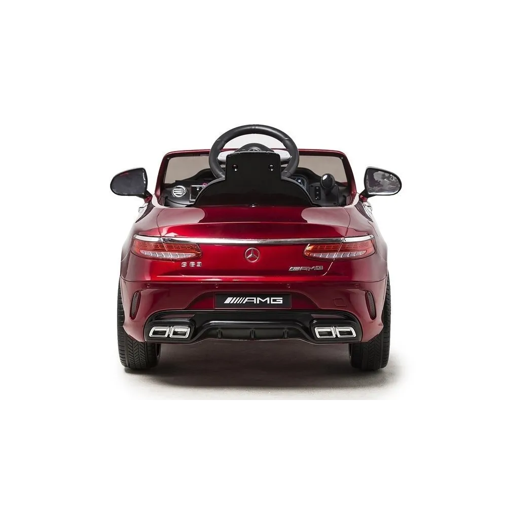 Jednoosobowy fotel z ekoskóry w dziecięcym Mercedesie S63 na akumulator