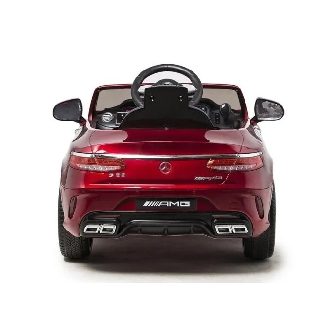 Jednoosobowy fotel z ekoskóry w dziecięcym Mercedesie S63 na akumulator