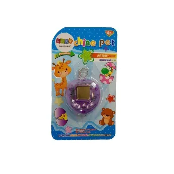 Małe Tamagotchi w fioletowej obudowie z łańcuszkiem do przypięcia
