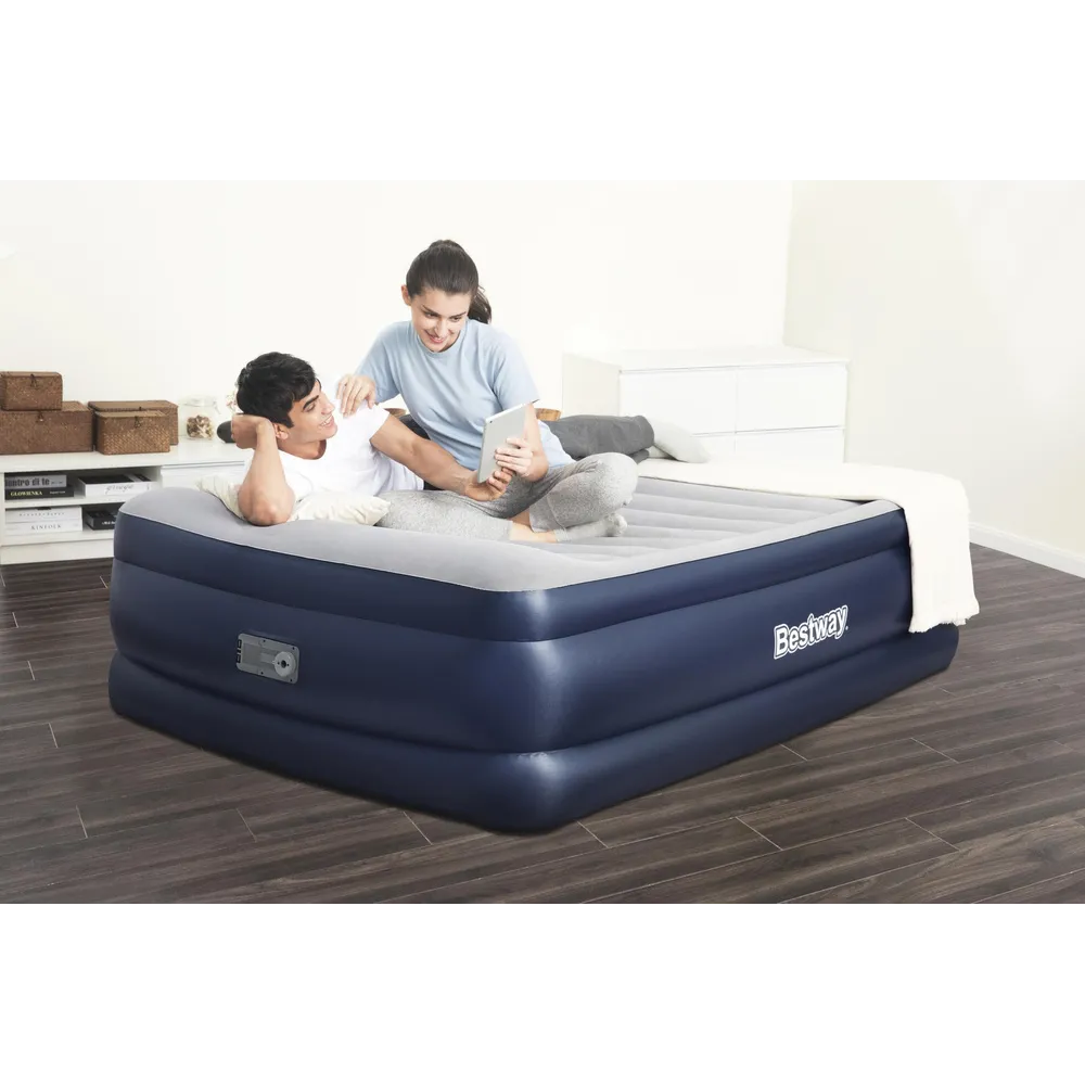 Łatwe rozkładanie materaca Bestway dzięki pompie elektrycznej