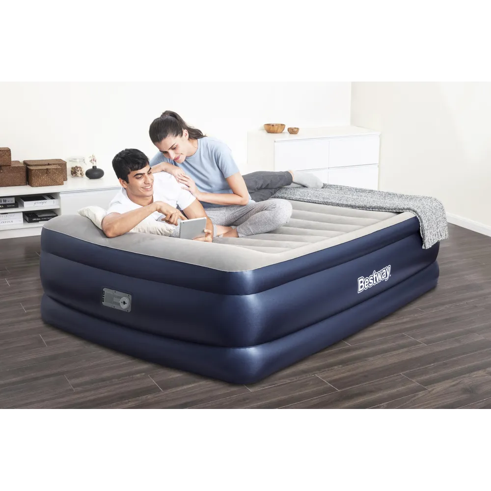 Materac Bestway 67690 przygotowany do użycia w sypialni lub namiocie