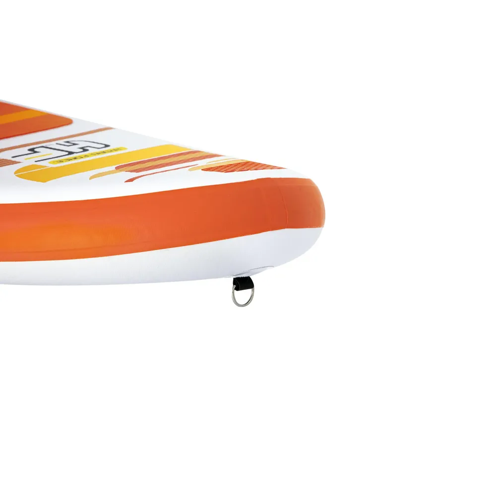 Kompletny zestaw deski SUP z akcesoriami na trawie