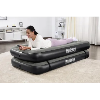 Wytrzymały materac turystyczny Bestway 67922 gotowy do użytku na biwaku