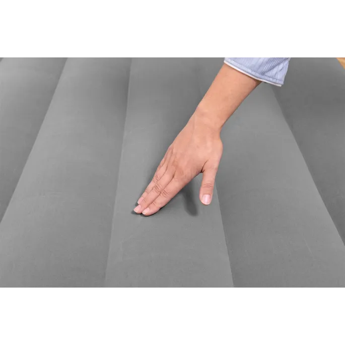 Materac Bestway 203x152 cm napompowany, widoczna pompa elektryczna