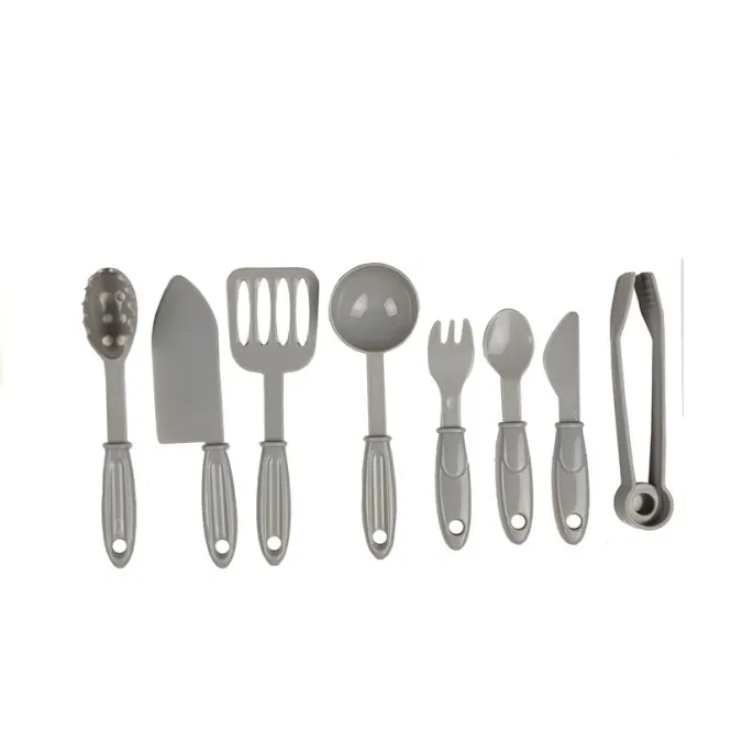 Kompletny zestaw kuchenny z realistycznymi warzywami