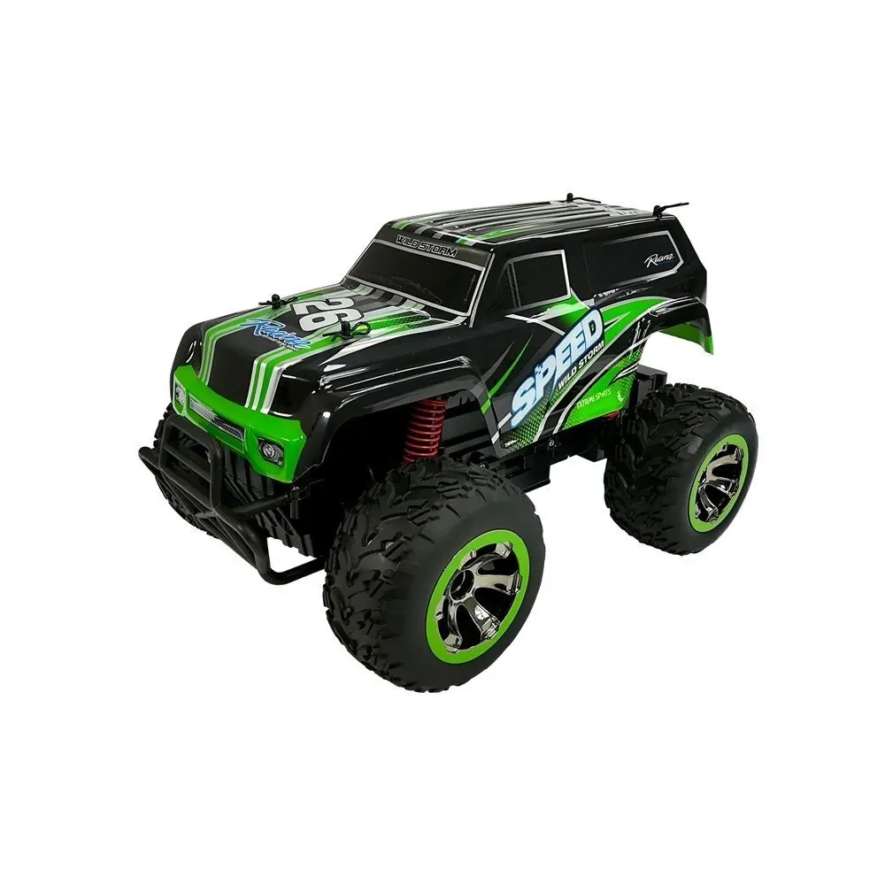 Zbliżenie na koła terenowego modelu Jeepa zdalnie sterowanego