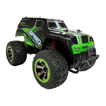 Jeep RC 1:18 podczas jazdy przez płytką kałużę