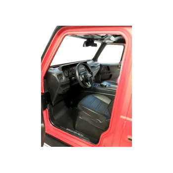 Mercedes G63 Rastar z bagażnikiem otwartym podczas prezentacji modelu