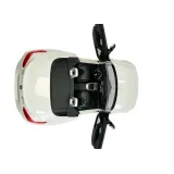 Rastar BMW Z4 Roadster z widocznymi światłami podczas jazdy