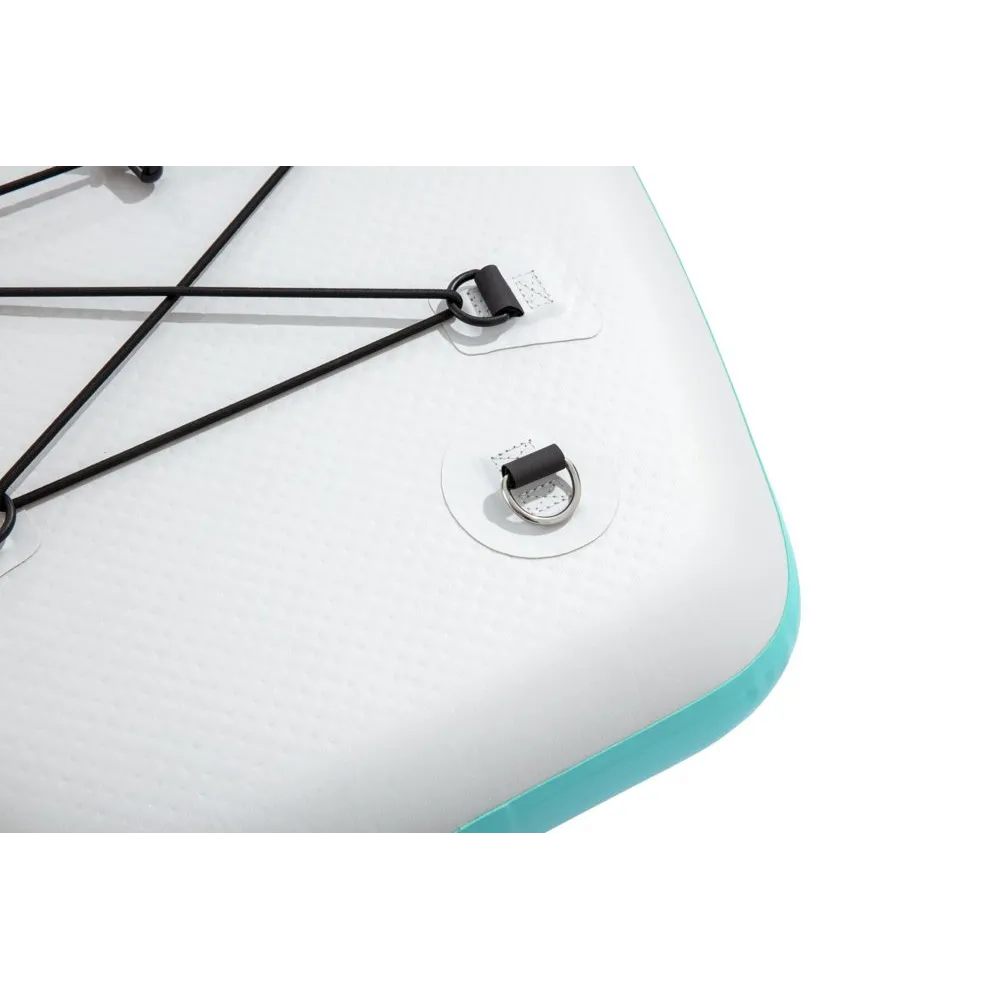 Dmuchana deska SUP Bestway ustawiona na trawie przed pływaniem