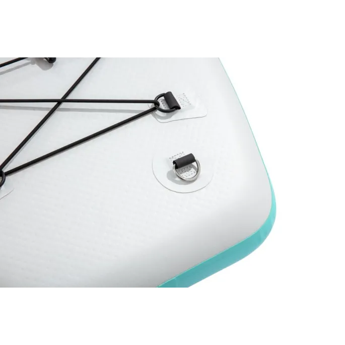 Dmuchana deska SUP Bestway ustawiona na trawie przed pływaniem