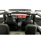 Zbliżenie na światła LED Jeep Wrangler Rubicon R/C 1:14 podczas jazdy