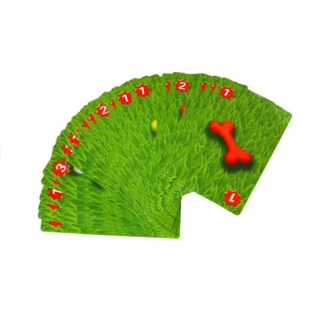 Rodzina bawi się grą zręcznościową z pieskiem i kośćmi