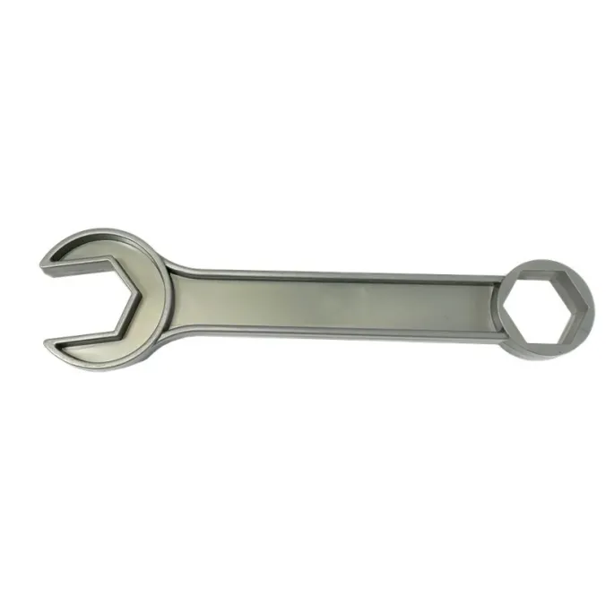 Elementy zestawu majsterkowicza: klucze, wieszaki, śrubki dla dzieci