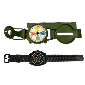 Manierka oraz nieśmiertelnik z akcesoriami militarnymi dla dzieci