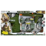 Opakowanie zestawu wojskowego z widocznymi militarnymi dodatkami