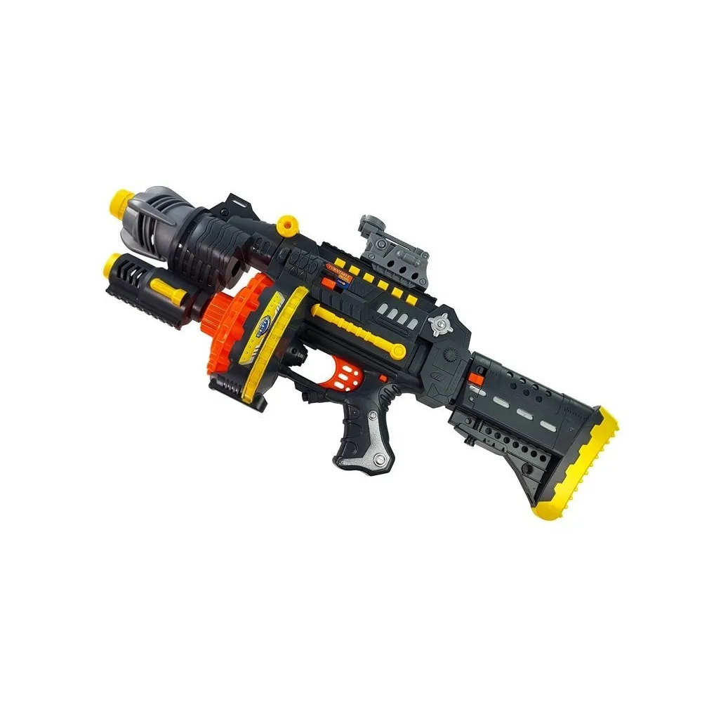 Zestaw karabin pistolet i 40 naboi piankowych na białym tle