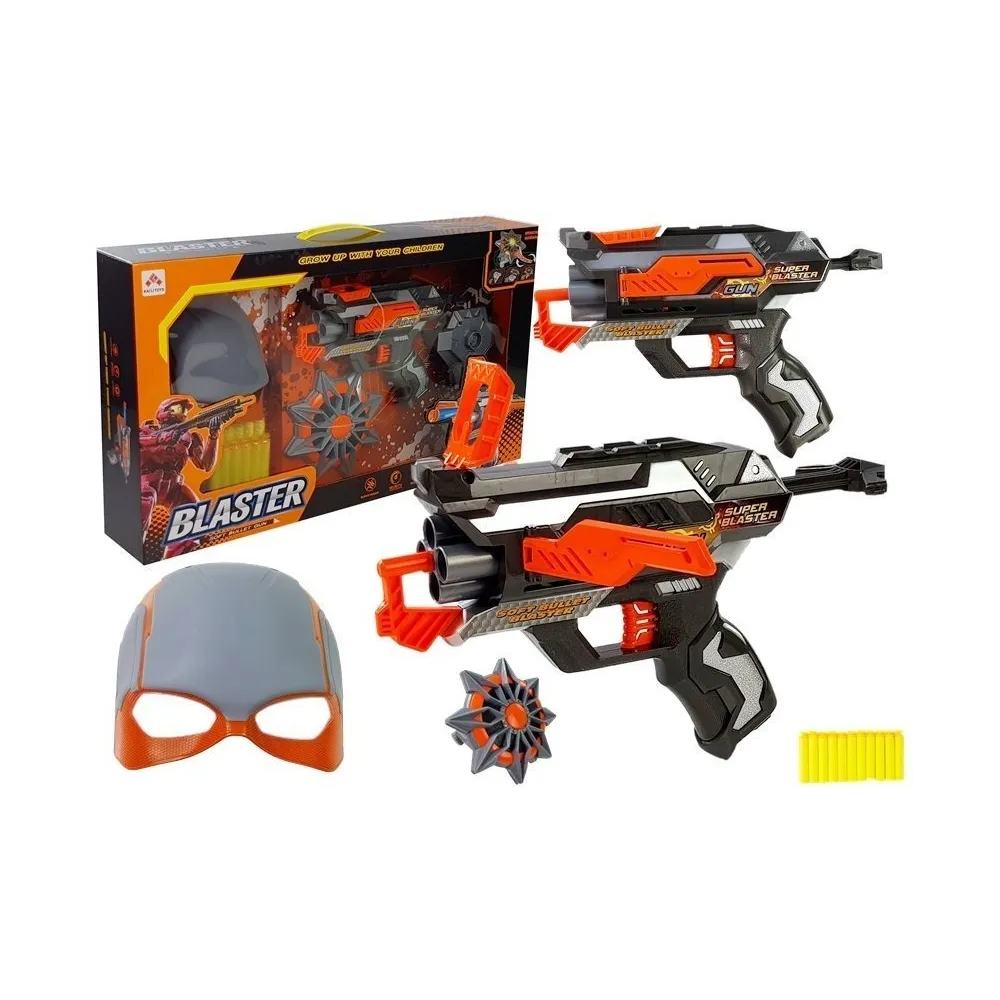 Pistolet na piankowe strzałki z maską dla dzieci na białym tle