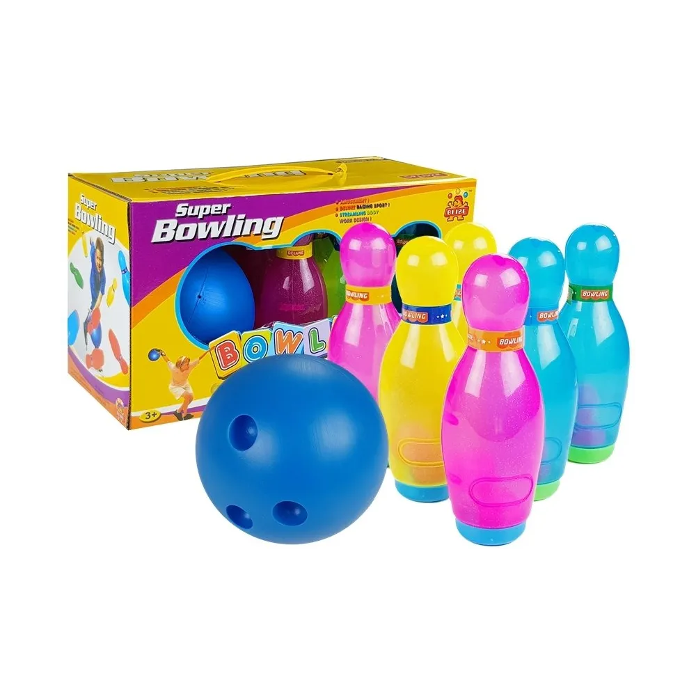 Brokatowe kręgle dla dzieci i kula na białym tle