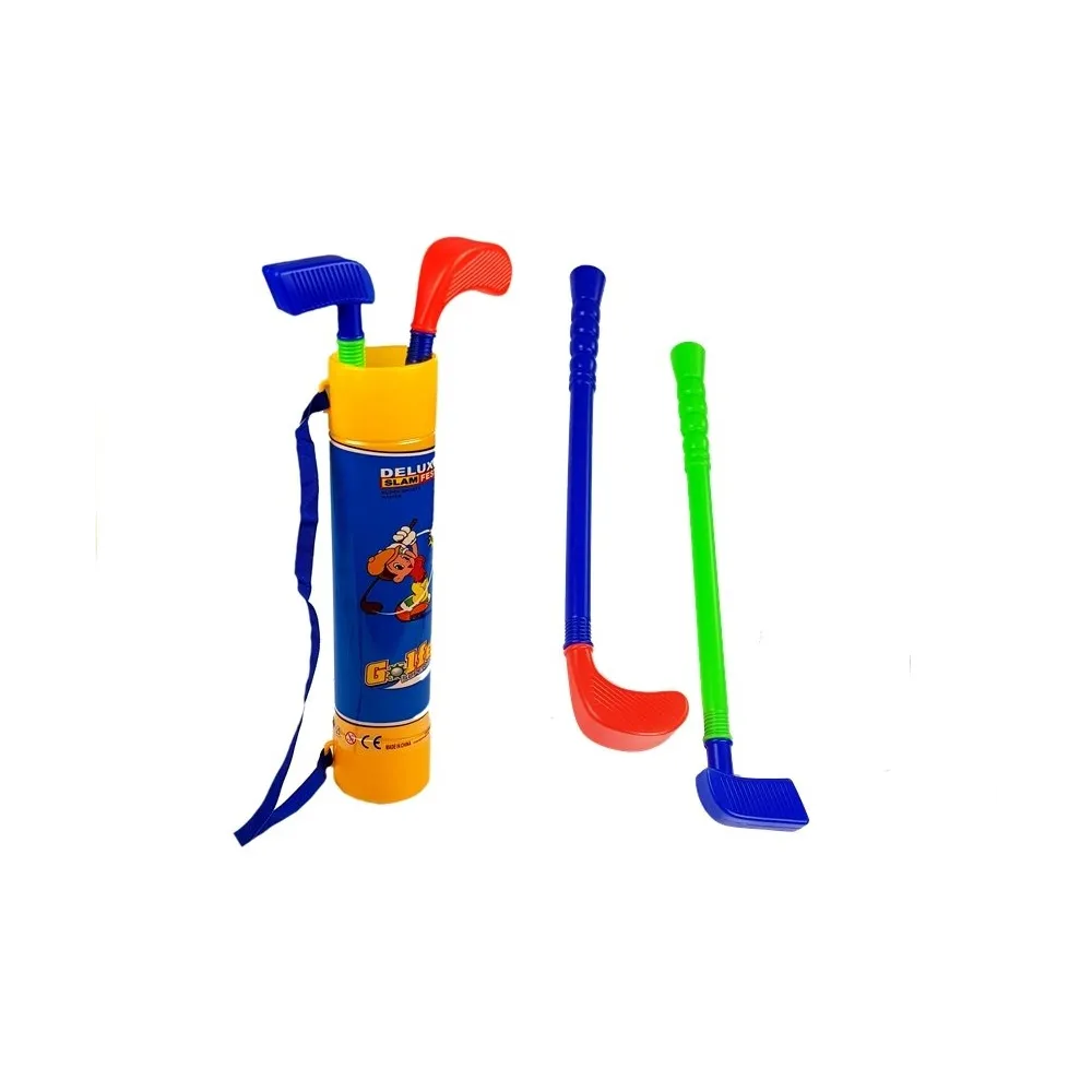 Kije, dołki i chorągiewki z zestawu mini golfa dla najmłodszych