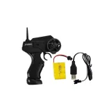 Samochód sportowy R/C 1:10 podczas jazdy po dywanie