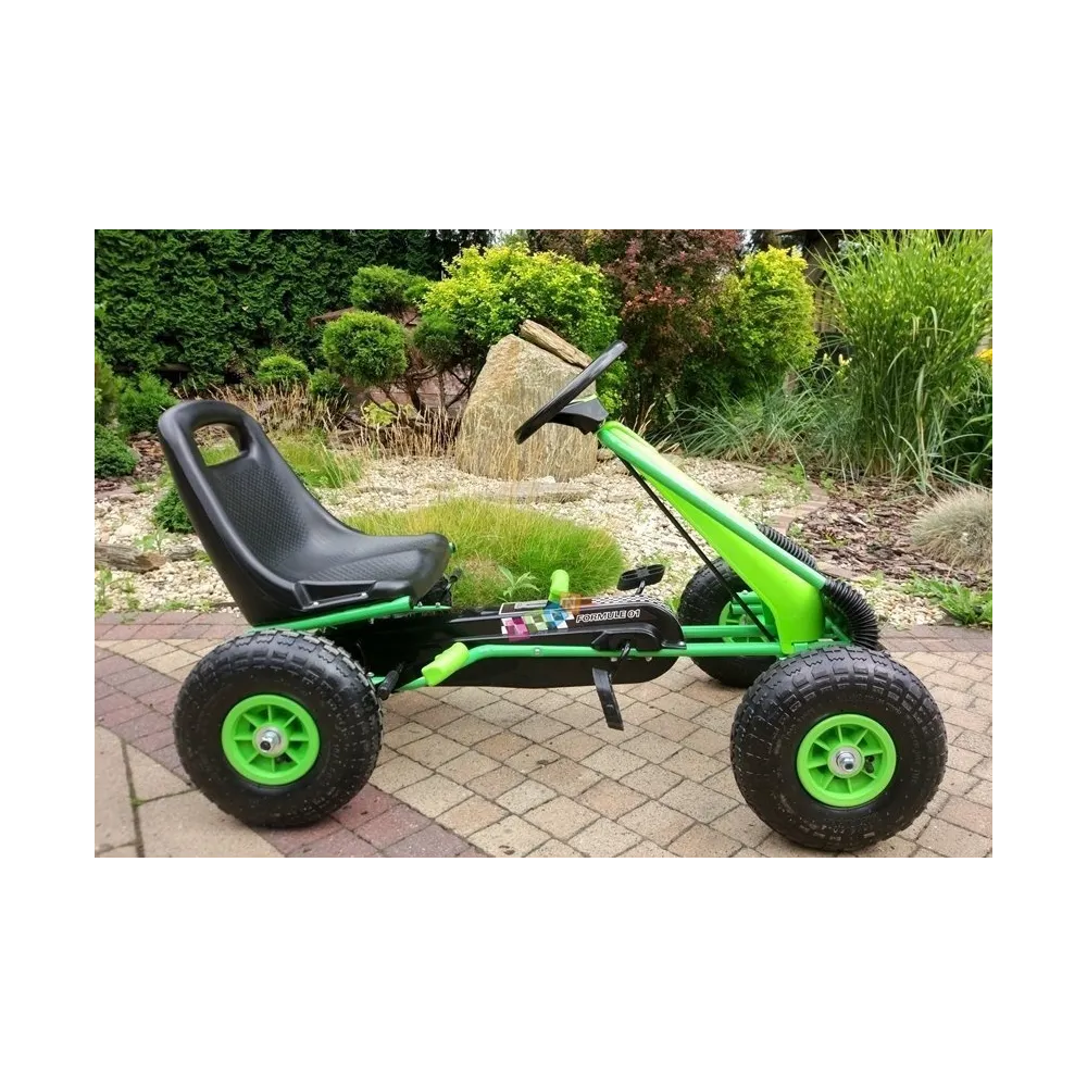 Zbliżenie na pompowane koło gokarta A-15