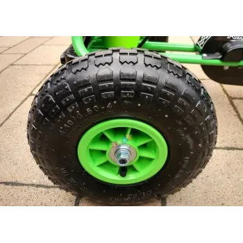 Sportowa kierownica i pedały w gokarcie dziecięcym zielonym A-15
