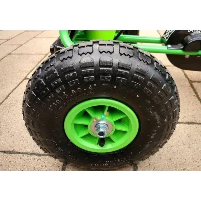 Sportowa kierownica i pedały w gokarcie dziecięcym zielonym A-15