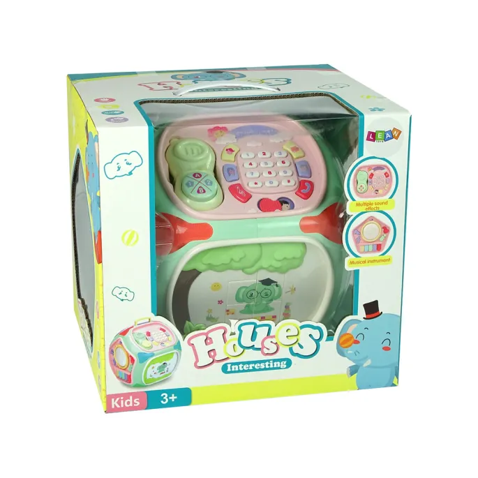 Kolorowa kostka edukacyjna dla dzieci powyżej 3 lat na białym tle