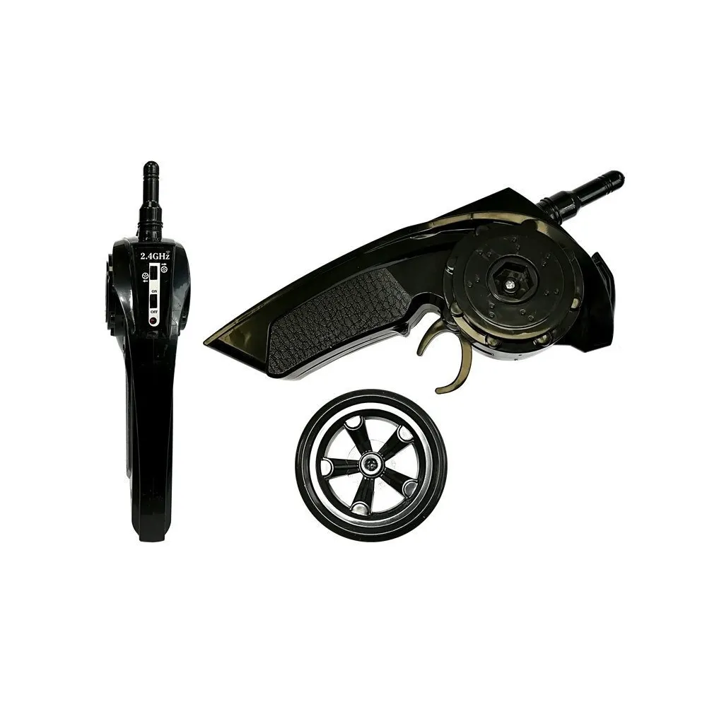 Zbliżenie na szczegóły karoserii sportowego auta RC 43 cm