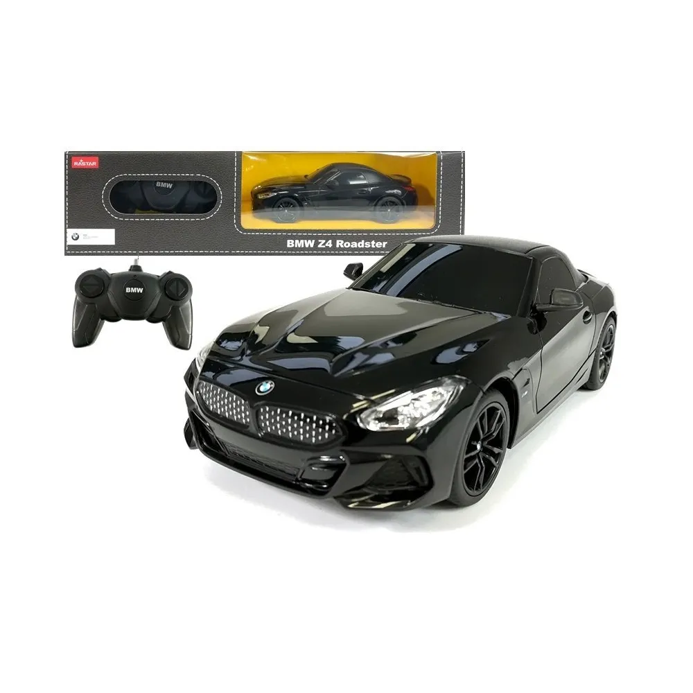 Czarne BMW Z4 Roadster Rastar 1:24 z pilotem w widoku z przodu