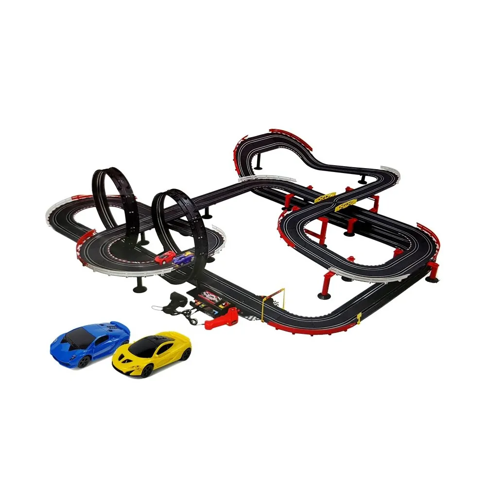 Fragment toru Turbo 1:43 z realistycznymi sportowymi samochodzikami na trasie