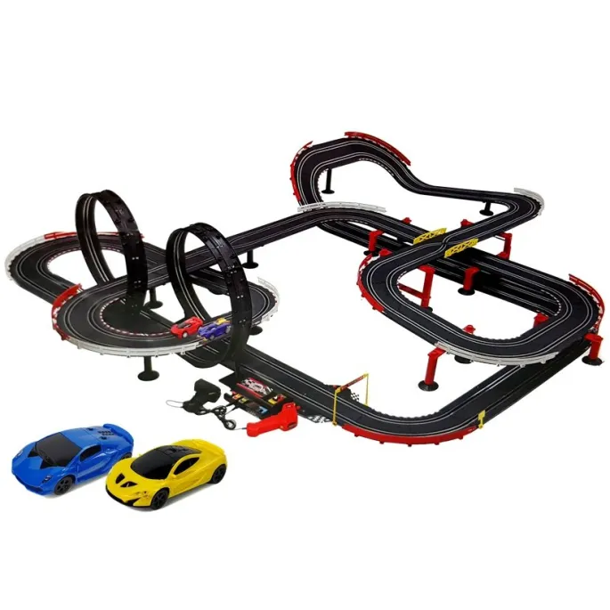 Fragment toru Turbo 1:43 z realistycznymi sportowymi samochodzikami na trasie