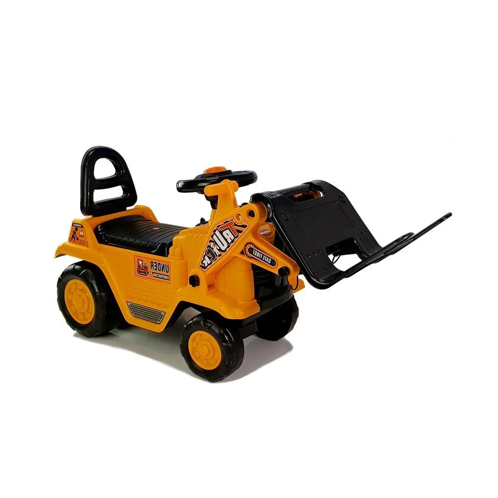 Podnośnik na jeździku dziecięcym z dużym żółtym ramieniem