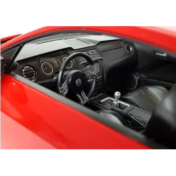 Opakowanie z witrynką prezentujące czerwony Ford Shelby Rastar 1:14 RC