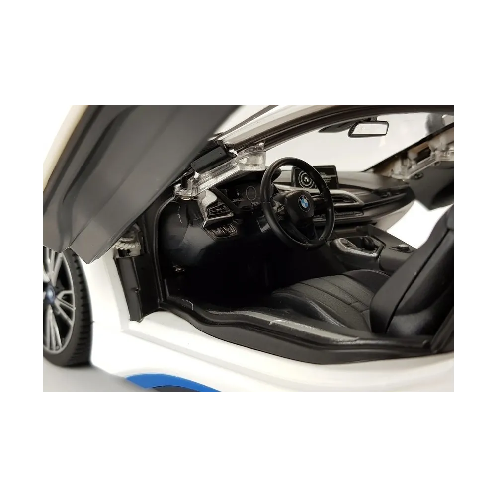 Elegancki samochód na pilota BMW i8 w białym kolorze, skala 1:14