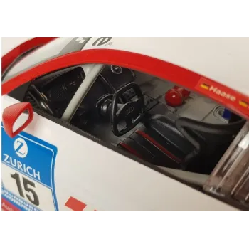 Detale karoserii i wnętrza modelu Audi R8 LMS zdalnie sterowanego