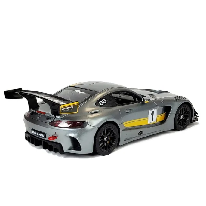 Auto R/C Mercedes AMG GT3 Rastar podczas dynamicznej jazdy