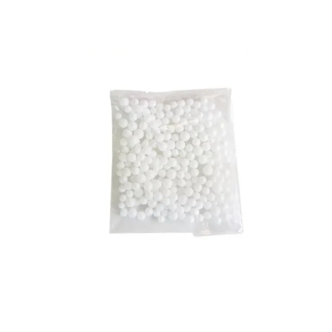 Zestaw odkurzacza z akcesoriami: rury, końcówka i woreczek z kuleczkami