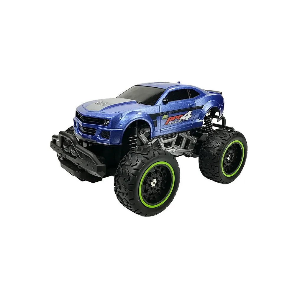 Auto R/C terenowe z dużymi gumowymi kołami na asfaltowej nawierzchni