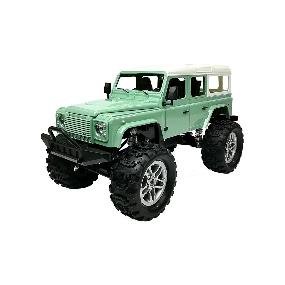 Model auta zdalnie sterowanego Defender D110 w plenerze