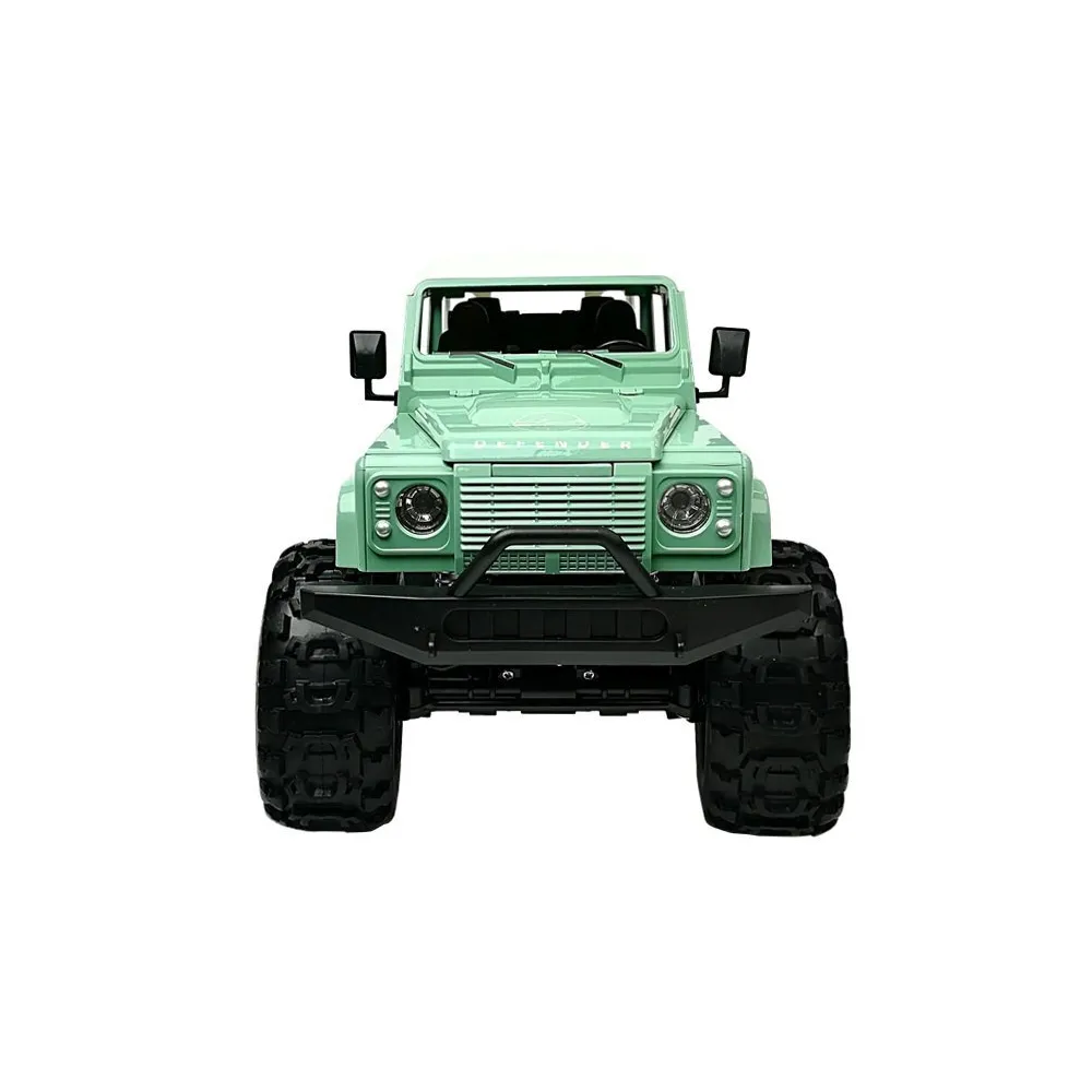 Szczegółowe wnętrze Land Rover Defender D110 z pilotem