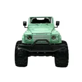 Szczegółowe wnętrze Land Rover Defender D110 z pilotem