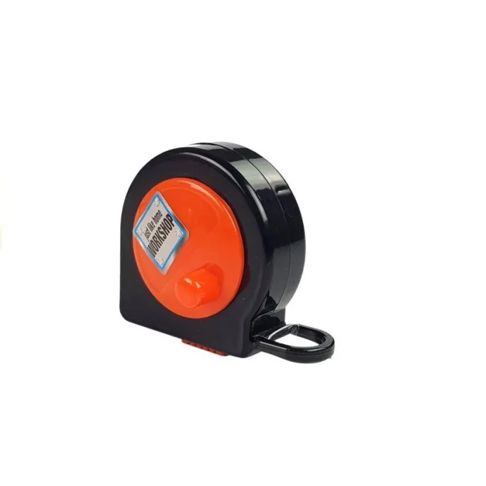 Elementy zestawu: śrubki, nakrętki i taśma centymetrowa dla dzieci