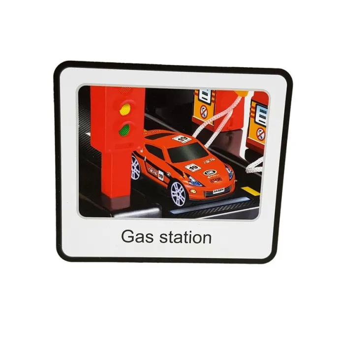 Interaktywna stacja paliw i myjnia w dziecięcym garażu na baterie