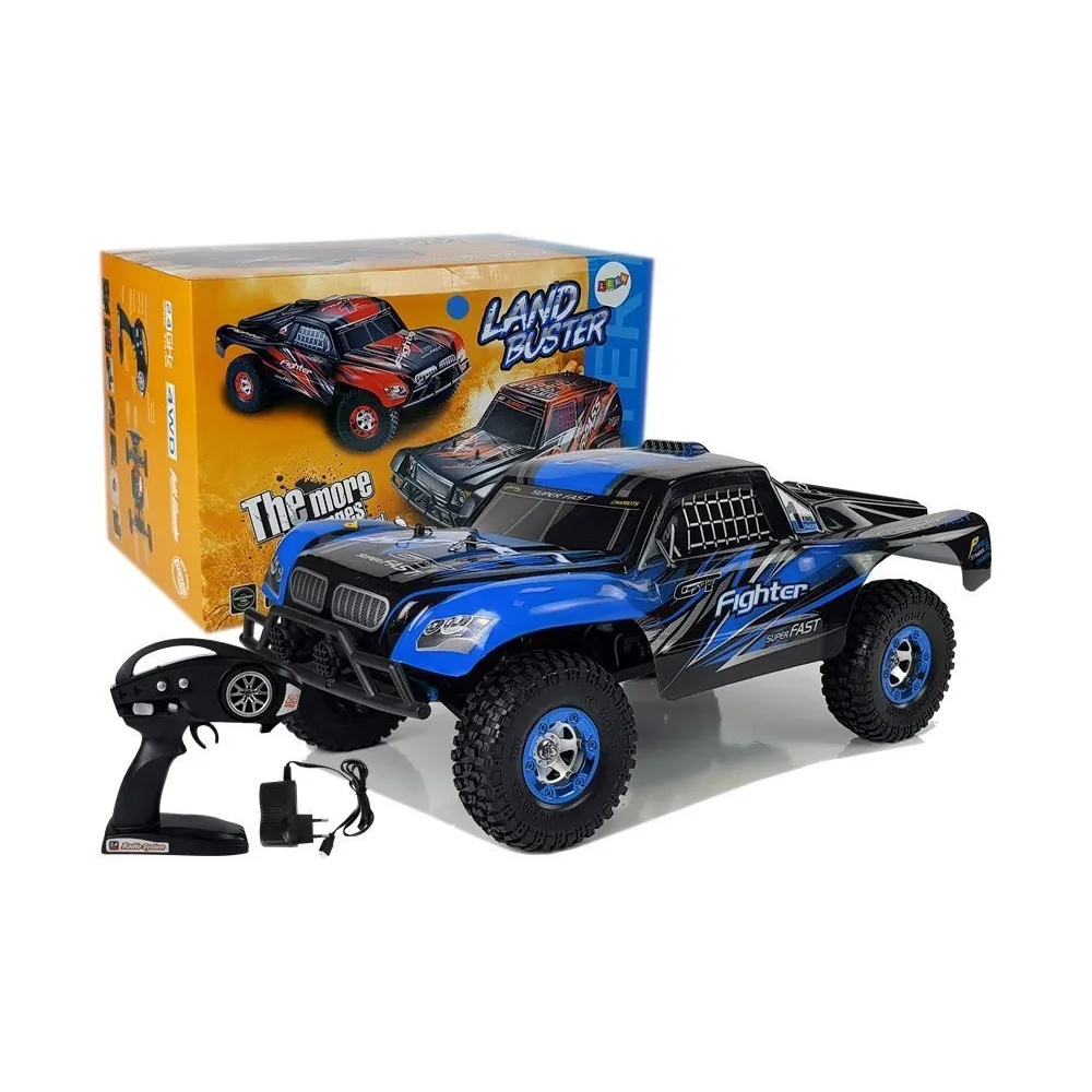 Zdalnie sterowane auto FY-01 4x4 niebieskie w dynamicznym ujęciu terenowym