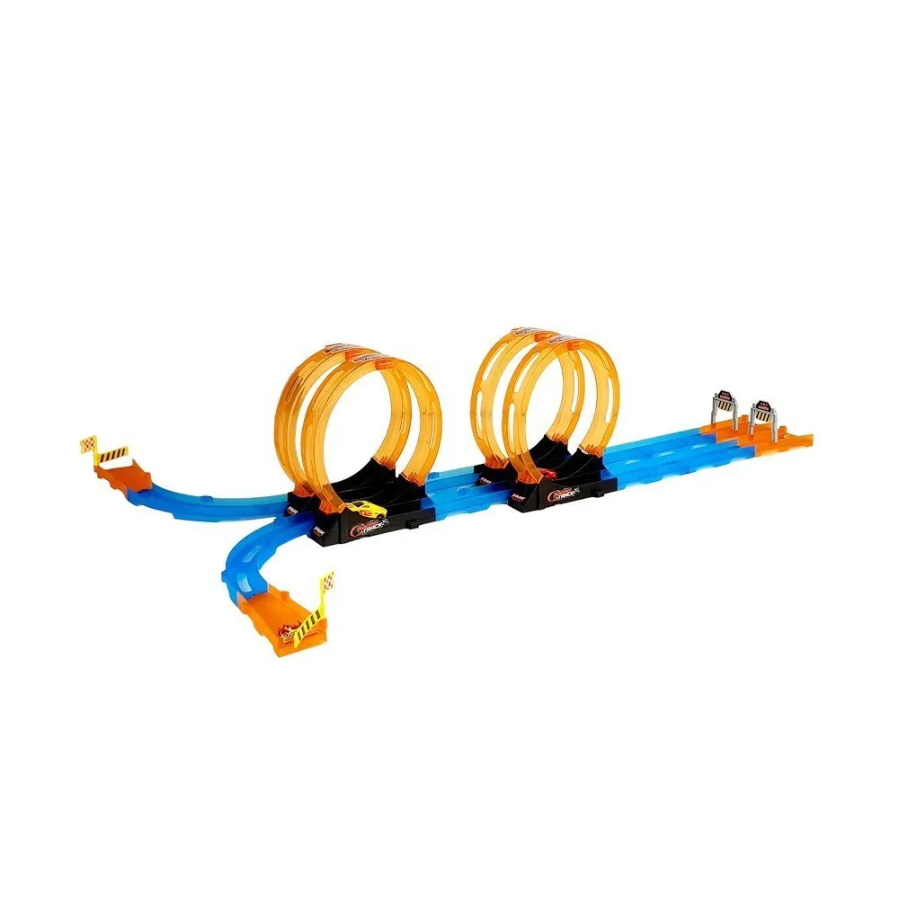 Widok zestawu toru dla resoraków z autkami i elementami konstrukcyjnymi