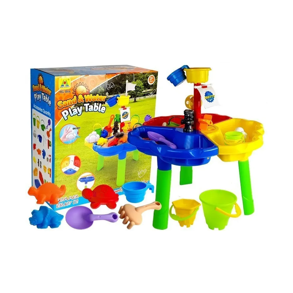 Piaskownica stolik z foremkami pirackimi na świeżym powietrzu dla dzieci